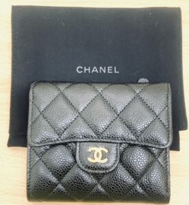ブランド品＆金・プラチナ買取マート碧南店で買取したシャネルというブランドの黒色の財布
