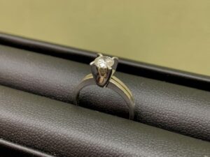 ブランド品＆金・プラチナ買取マート岡崎店で買取したプラチナ製ダイヤモンドリング