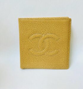 ブランド品＆金・プラチナ買取マート岡崎店で買取したブランド品シャネルの二つ折り財布
