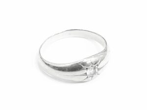 ブランド品＆金・プラチナ買取マート豊明店で買取したプラチナ製のダイヤ付きリング