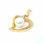 ブランド品＆金・プラチナ買取マート豊明店で買取した１８金製のパール付きデザインネックレストップ