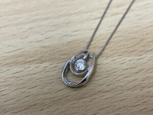ブランド品＆金・プラチナ買取マート岡崎店で買取した貴金属：ダイヤモンドネックレスです