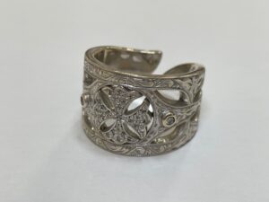ブランド品＆金・プラチナ買取マート岡崎店で買取した貴金属：18金リングです