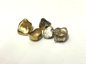 ブランド品＆金・プラチナ買取マート岡崎店で買取した貴金属：金歯です