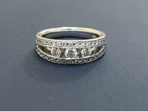 ブランド品&金・プラチナ買取マート岡崎店で買取した貴金属:プラチナダイヤモンドリング